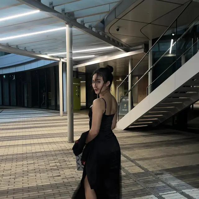 Dress Bernuansa Seksi