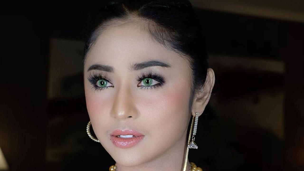 Dewi Perssik. (Foto: Instagram @dewiperssikreal)