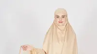 10 Rekomendasi Mukena Terbaik untuk Dipakai saat Lebaran, Bikin Tampilan Makin Kece