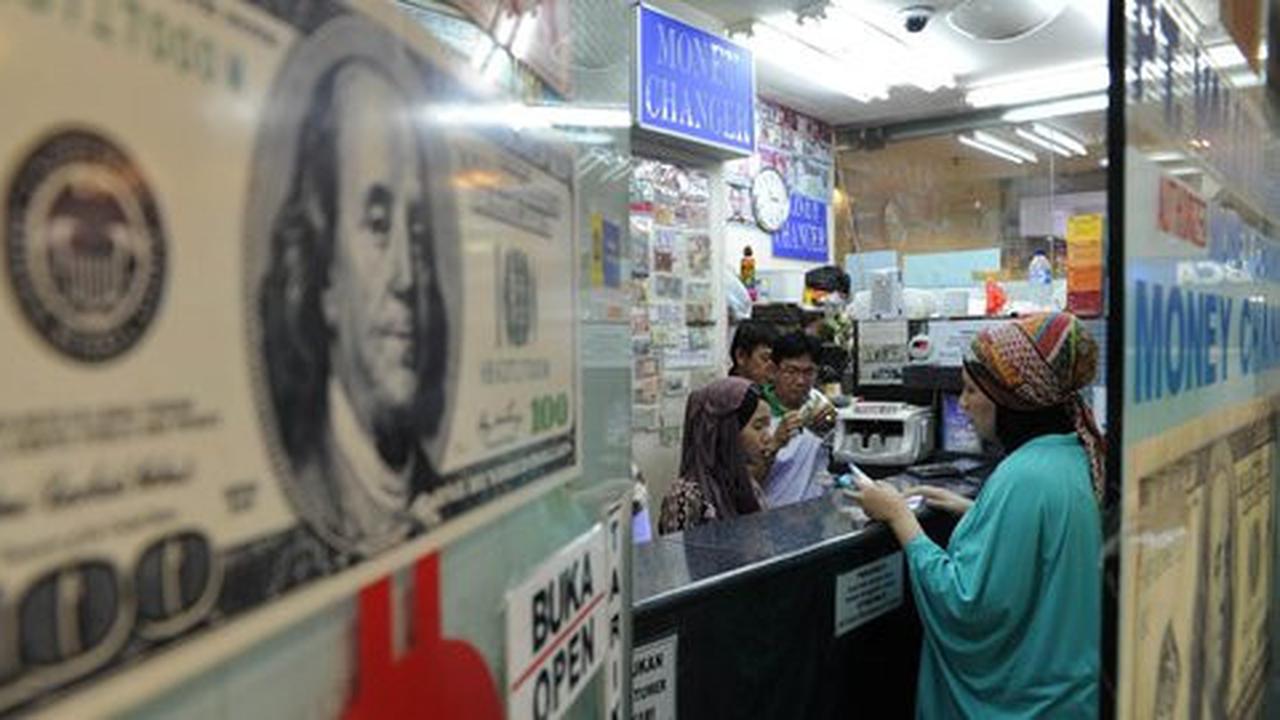 Menengok dampak ambruknya Rupiah sentuh level Rp 14.818 per USD