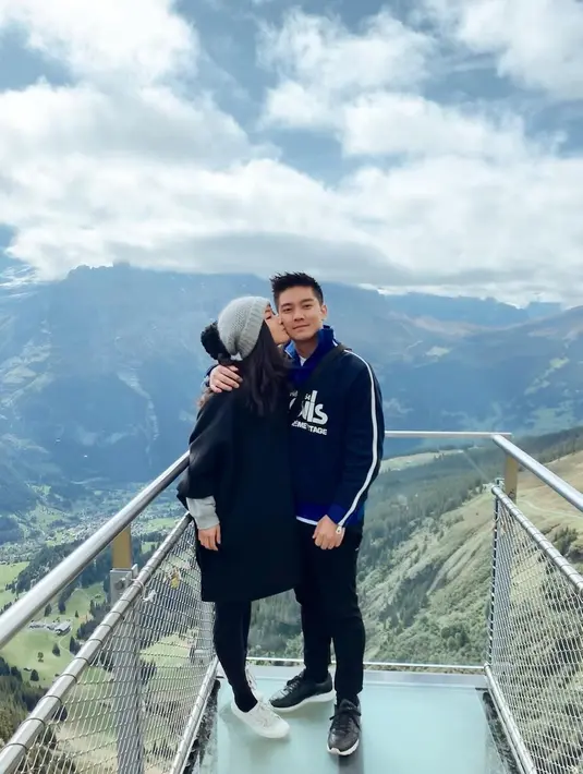 Boy William dan Karen Vendela (Instagram/karbearv)