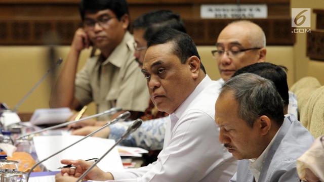 Menpan RB Bahas CPNS dan Tenaga Honorer di DPR