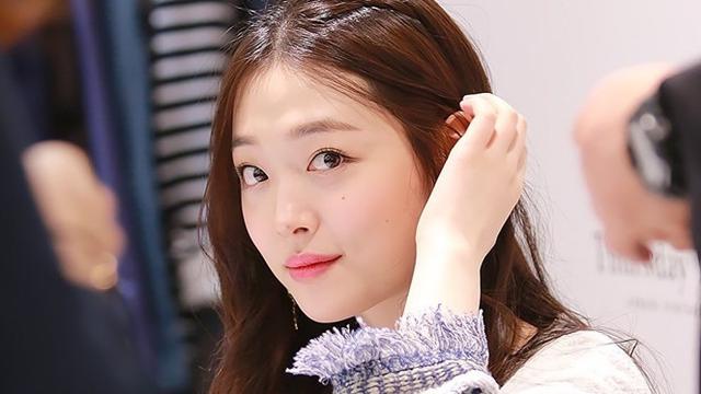 Selain Sulli Eks f(x), 7 Seleb Korea Ini Juga Akui Alami Gangguan Mental