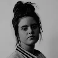 Kiiara merilis video klip berjudul 'Gold' di bulan Maret 2016. (via jonkmusic.com)