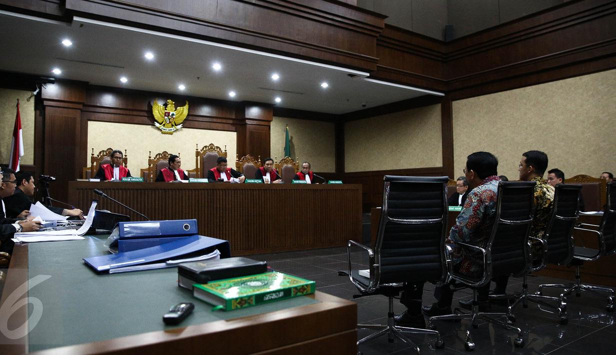 Suasana sidang lanjutan terdakwa Mohamad Sanusi di Pengadilan Tipikor Jakarta, Senin (4/9). Sidang menghadirkan Gubernur DKI, Basuki 'Ahok' Tjahaja Purnama sebagai saksi atas kasus dugaan suap raperda tentang reklamasi. (Liputan6.com/Faizal Fanani)