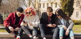 Di dunia kerja yang semakin beragam ini, baik dari generasi Millennial dan Gen Z mencoba untuk menemukan komunikasi yang efektif saat bekerja. Yuk, intip tipsnya! [Dok/