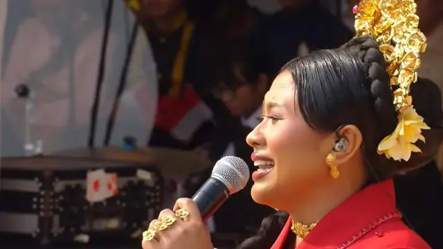 Dira Sugandi