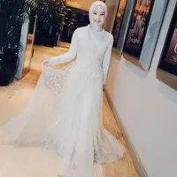 Film Cinta Subuh tayang pada 19 Mei 2022. Menyajikan cerita tentang kisah cinta Dinda Hauw dan Rey Mbayang. Pada 14 Mei lalu, telah digelar gala premiere, di sana Dinda Hauw pun tampak anggun, intip penampilannya.