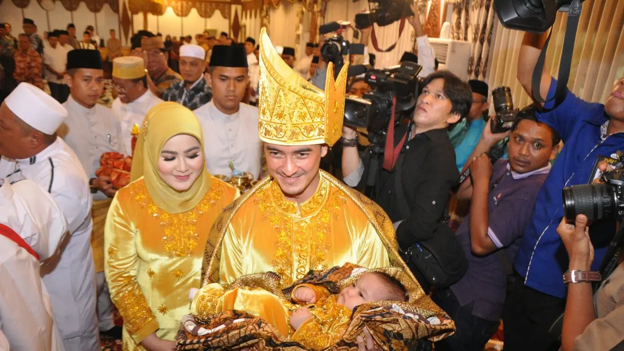 Akikah putra kedua Zumi Zola