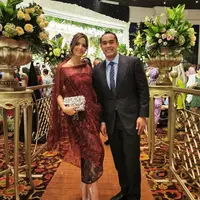 Ini adalah potret kekompakan Nia Ramadhani dan Ardi Bakrie ketika menghadiri sebuah pernikahan. (Foto: instagram.com/ramadhaniabakrie)