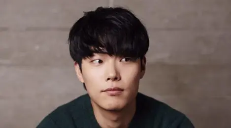 Perasaan Ryu Jun Yeol Saat Cium Hwang Jung Eum Di Lucky Romance News Entertainment Fimela Com