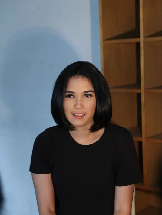 Dalam film terbarunya yang bertajuk Pesantren Impian, Dinda kali ini tampil dengan peran yang berbeda. (Nurwahyunan/Bintang.com)