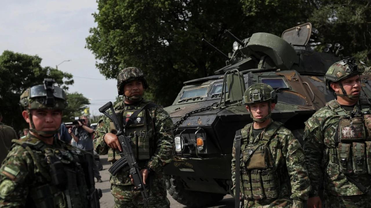 Diancam Trump, Kolombia Kerahkan 30.000 Tentara ke Perbatasan Venezuela