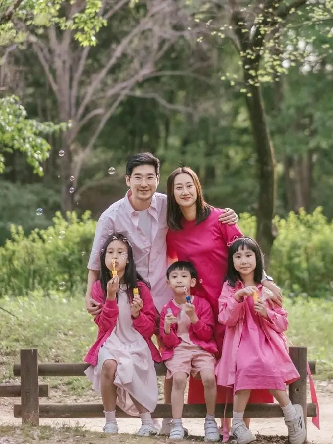 Ilustrasi keluarga Kimbab Family/Kimbab Family Official