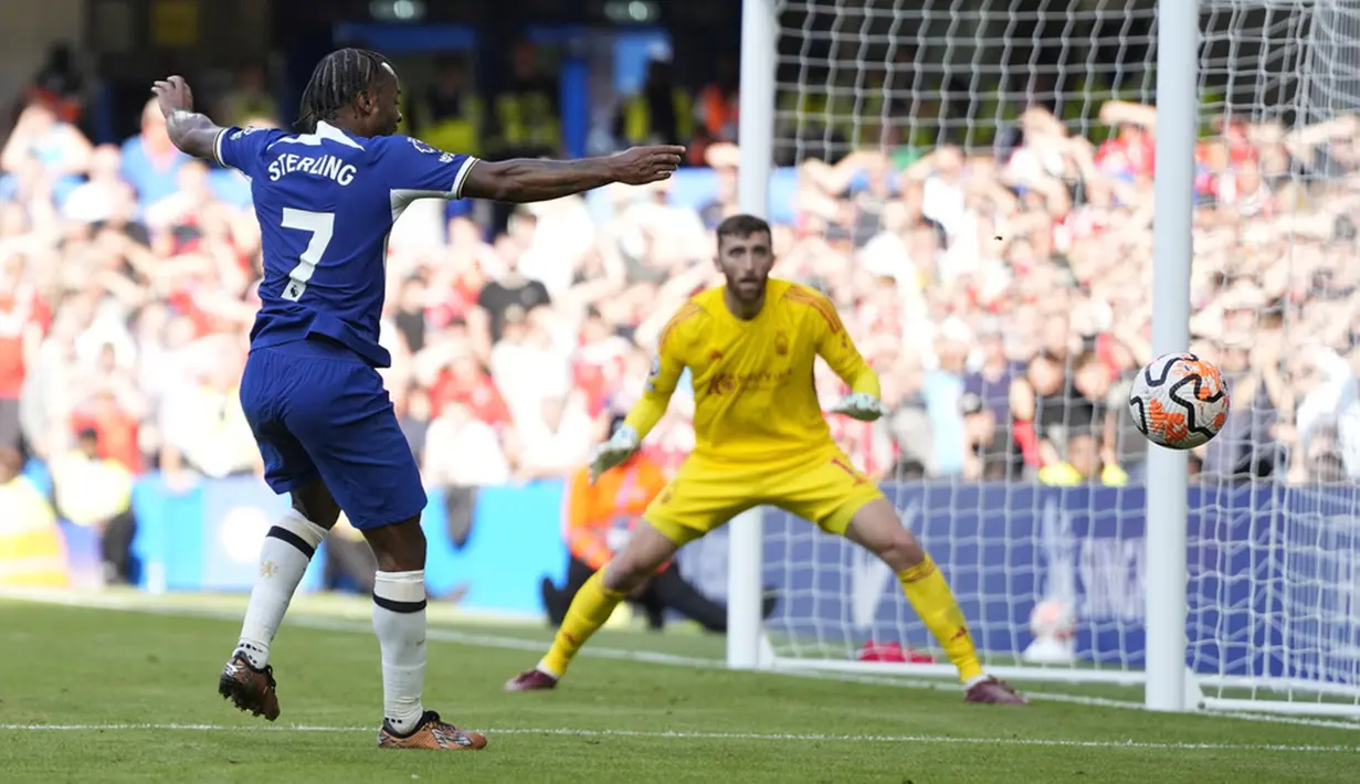 Kekalahan ini membuat Chelsea tertahan di peringkat 11 dengan nilai empat. Adapun Nottingham Forest naik ke urutan sembilan dengan nilai enam. (AP Photo/Kirsty Wigglesworth)