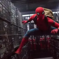 Aksi Tom Holland saat memerankan karakter Spiderman di film `Spider-Man: Homecoming.`. Film ini  dijadwalkan akan dirilis pada 7 Juli 2017 di AS. Sekuel film direncanakan akan dirilis pada 5 Juli 2019. (Chuck Zlotnick/Columbia Pictures-Sony via AP)