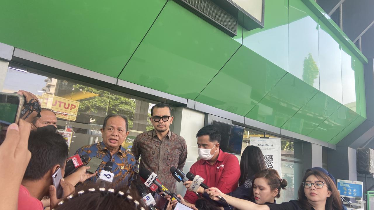 Wakil Ketua Komisi Yudisial, Taufiq HZ, mendatangi langsung Gedung Pengadilan Negeri Jakarta Selatan (Liputan6,com/Muhammad Radityo Priyasmoro)