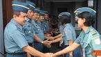 Citizen6, Jakarta: Pangkolinlamil Laksda TNI S.M. Darojatim, halal bihalal dengan segenap prajurit dan PNS Kolinlamil, di koridor Gedung Laut Nusantara Tanjung Priok, Jakarta,umat (24/8). (Pengirim: Kadispen Kolinlamil).
