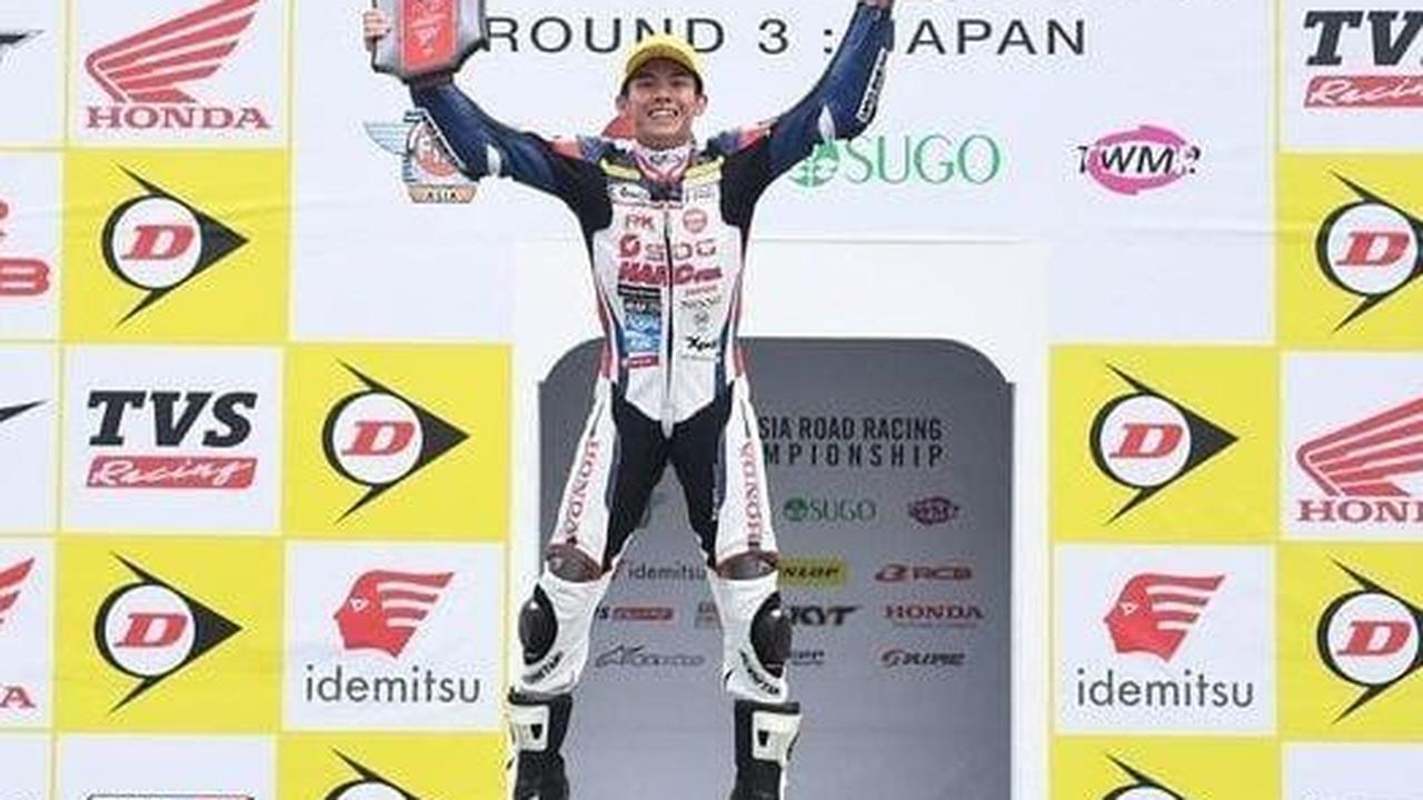 Kabar duka kembali datang dari dunia otomotif. Pembalap muda Jepang, Haruki Noguchi meninggal dunia pada Rabu (16/8) usai terlibat kecelakaan di race 2 ASB 1000 ARRC Mandalika 2023, Minggu (13/8).