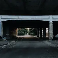 Ilustrasi kolong jembatan (Photo by Kyrylo Kholopkin on Unsplash)