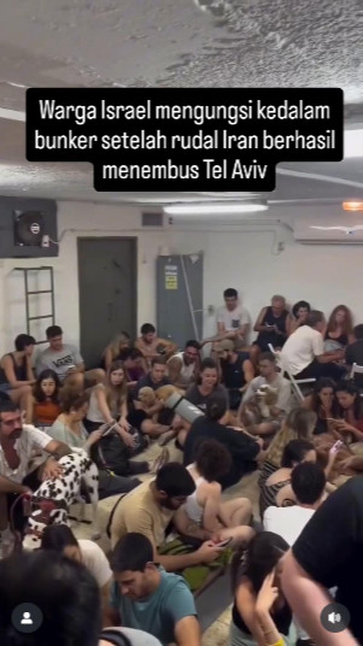 Warga Israel Ketakutan Sembunyi di Bunker Usai Rudal Iran Hancurkan Tel Aviv, Hewan Peliharaan Dibawa