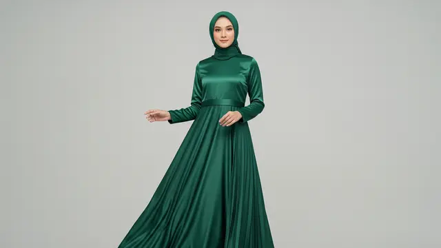 Gamis Emerald Green Satin Flow Maxi