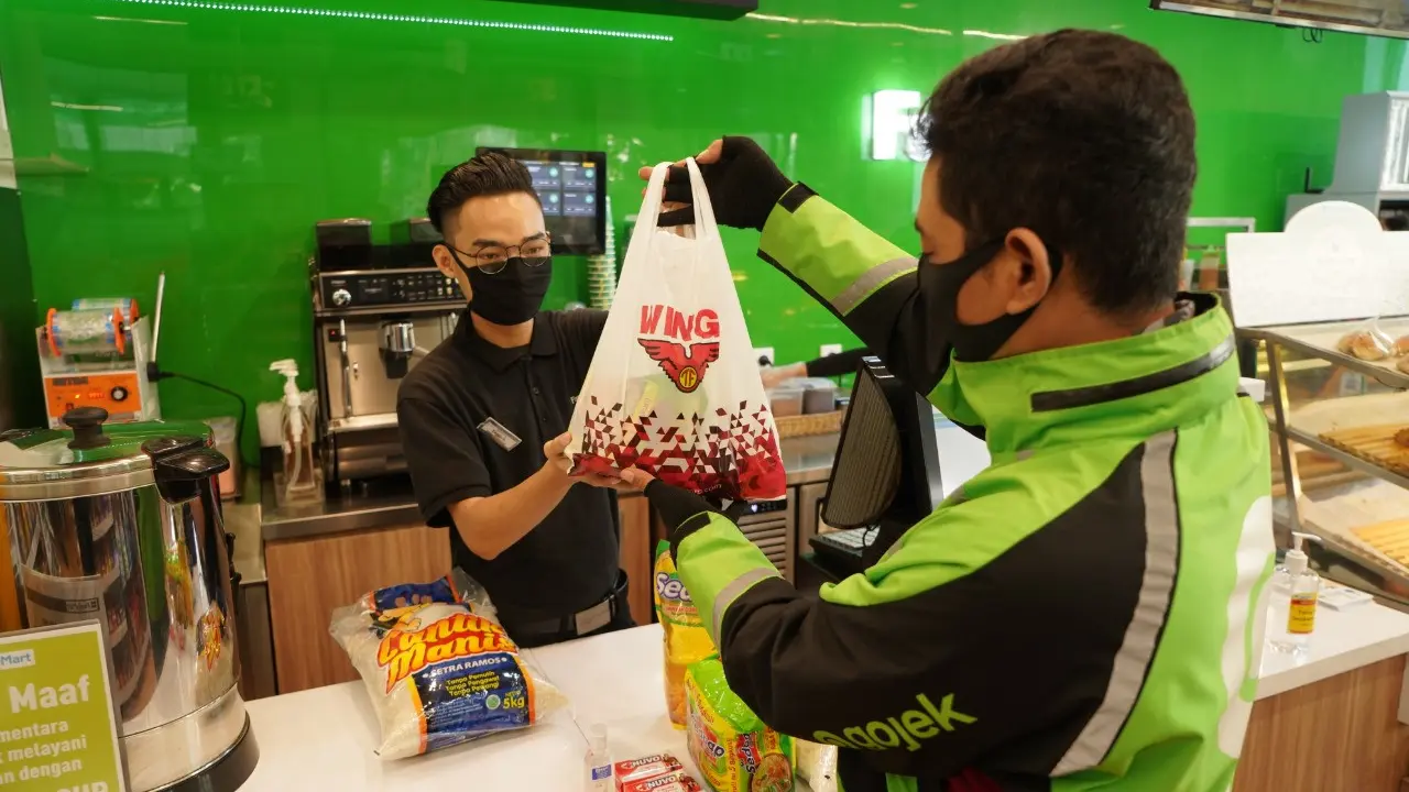 Wings Group dan Yayasan Anak Bangsa Bisa Bagikan Sembako Kepada Puluhan Ribu Mitra Driver Gojek