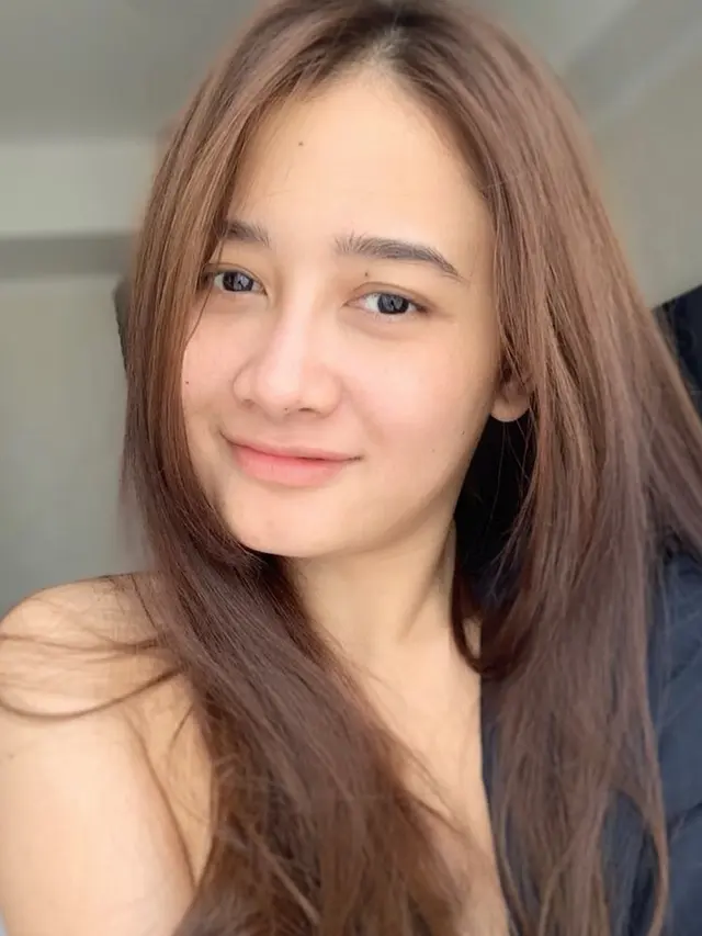 6 Potret Lyia Amelia Eks Trio Macan Tanpa Makeup, Tampil Natural