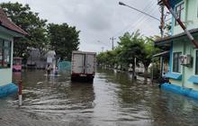 Puluhan Pompa Dikerahkan Atasi Banjir Pelabuhan Semarang Akibat Luapan Air Laut