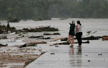 FOTO: Banjir Bandang Terjang Texas, 24 Orang Tewas dan Puluhan Hilang