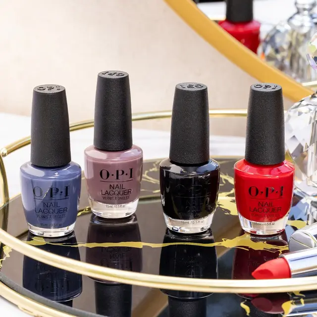 12 Tren Warna Cat Kuku dengan Nuansa Modern