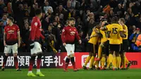 Para pemain Wolverhampton merayakan gol ke gawang Manchester United. (AFP/Paul Ellis)