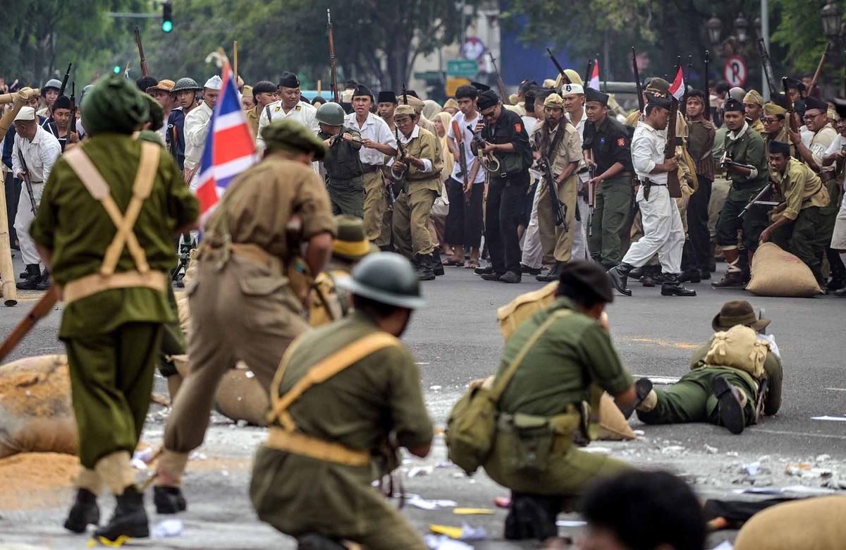 FOTO: Semangat Arek Suroboyo Menyala di Parade Surabaya Juang 2025