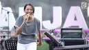 Penyanyi Dewi lestari saat membawakan lagu selama Prambanan Jazz Festival 2019 di Pelataran Candi Prambanan, Yogyakarta, Sabtu (6/7/2019). Prambanan Jazz Festival 2019 menjadi ajang reuni bagi Rida Sita Dewi setelah dua tahun tidak manggung bersama. (Fimela.com/Bambang E.Ros)