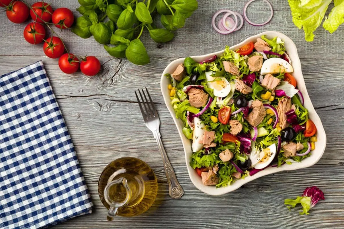 Bolehkah Mengganti Nasi dengan Salad Saat Diet?