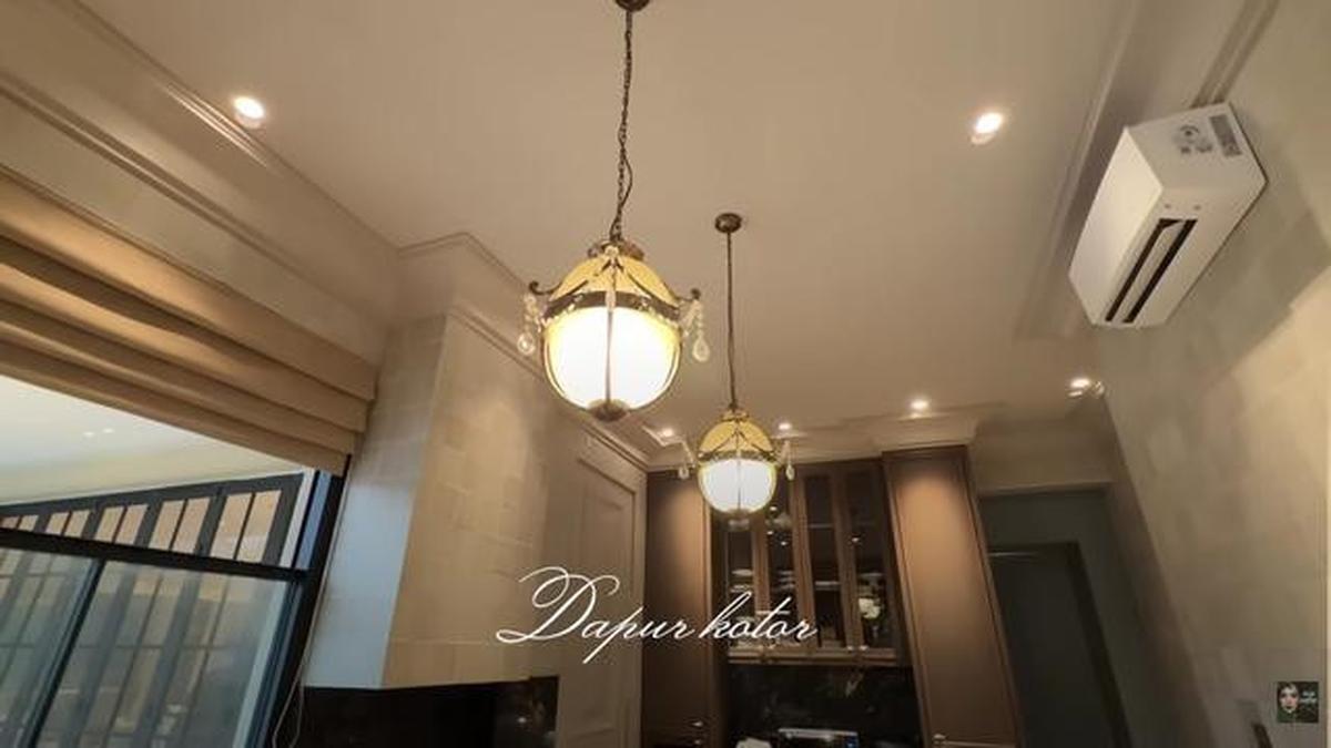 9 Potret Dapur Kotor di Rumah Baru Tasya Farasya, Mewah tapi Tetap Fungsional