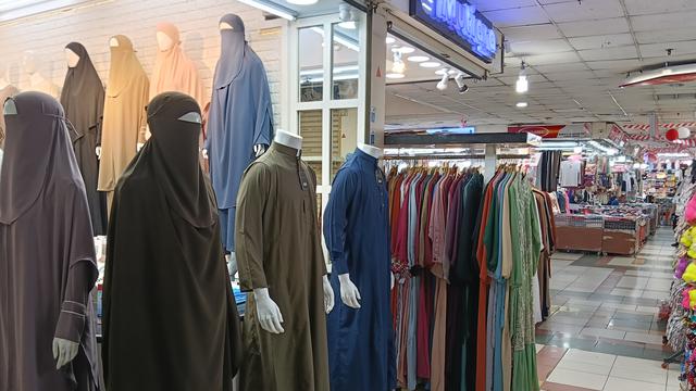 Kegiatan di Pasar Tanah Abang Blok B, Senin (1/9/2025). (Foto: Liputan6.com/Maulandy R)