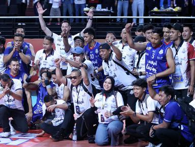 Jakarta LavAni Livin' Transmedia memetik tiga poin penuh dalam penampilan pertama di babak Final Four Proliga 2026 di Jawapos Arena, Surabaya, Jumat (3/4/2026). (Dok. PBVSI)