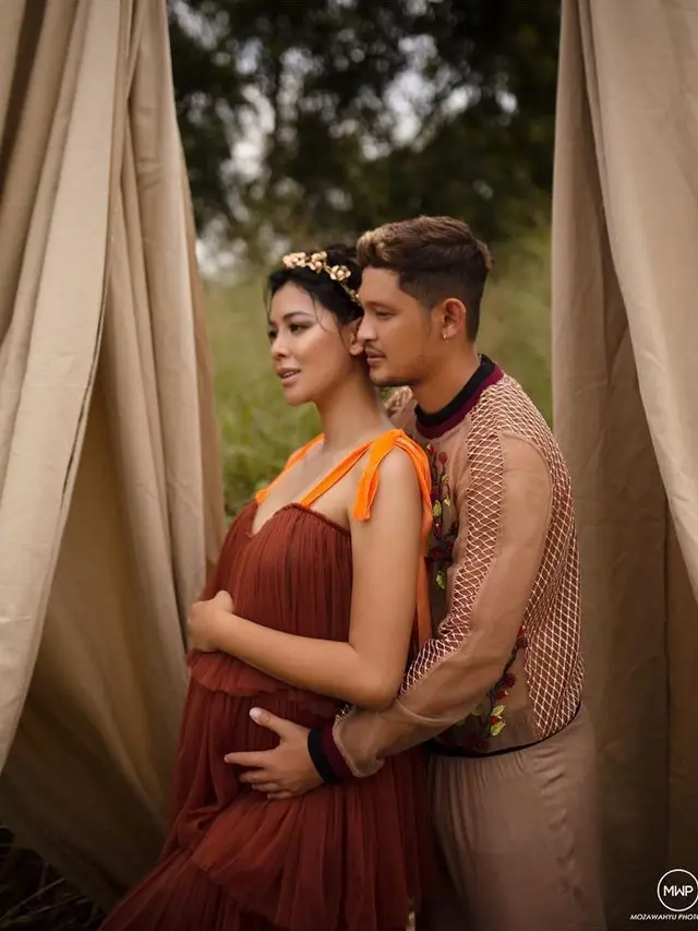 Potret Maternity Shoot Bunga Jelitha (Sumber: Instagram/mozawahyu)