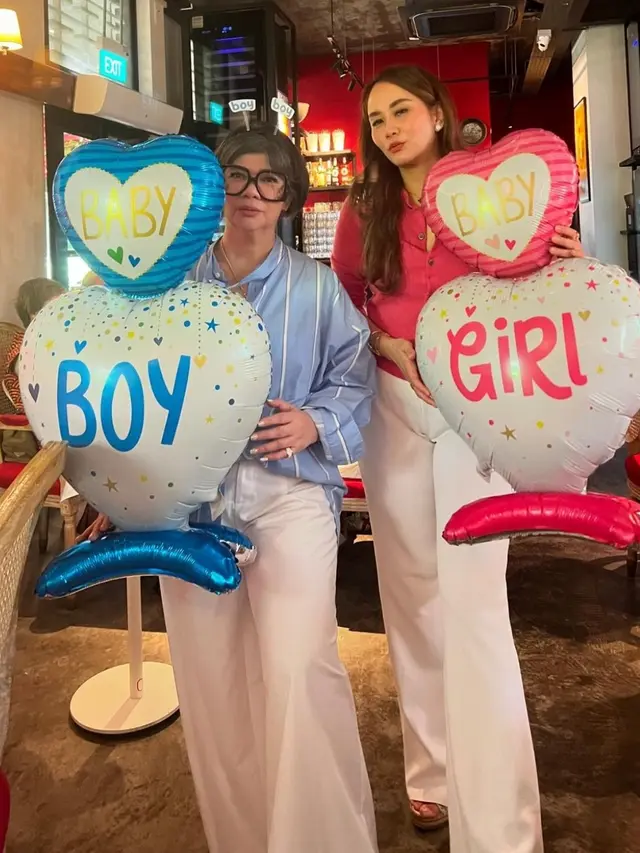 Baby Shower Syahrini
