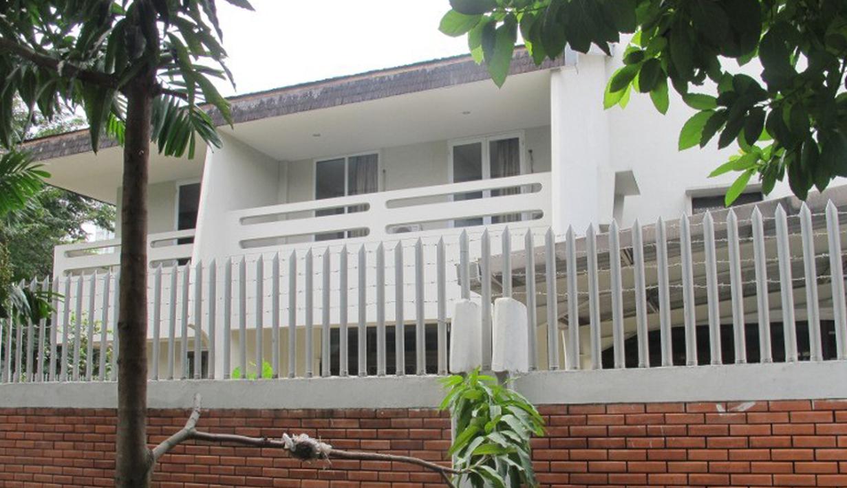 Rumah Kentang Prapanca ini sudah menjadi urban legend di dalam masyarakat Jakarta. Konon ceritanya pada zaman dahulu di rumah ini ada seorang anak yang tercebur ke panci rebusan kentang, dan terebus hingga tewas. (Istimewa)