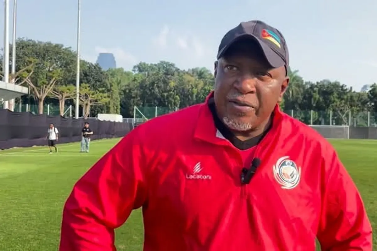 Chiquinho Conde - Timnas Mozambik