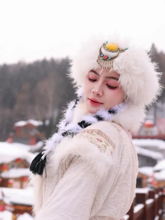 Felicya Angelista Tampil Beda dengan Makeup Douyin Saat Liburan di Harbin, Bak Putri Salju Modern