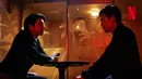 Salesman misterius (Gong Yoo) yang merekrut Ki Hoon di musim pertama. Di musim kedua, mereka kembali bertemu. (Foto: Netflix Korea)