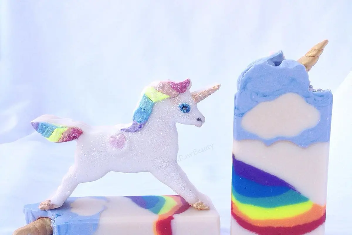 Sensasi Mandi di Negeri Dongeng dengan Sabun Unicorn Rainbow 