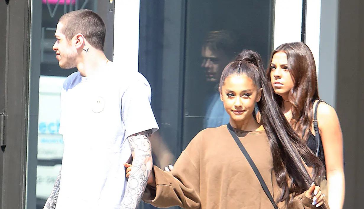 Hal ini tentu menguatkan fakta bahwa mereka sudah memulai hubungan yang benar-benar serius. (People Magazine)