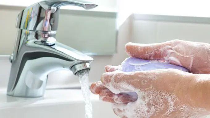 Yuk manfaatkan sabun batang yang sudah kecil./Copyright: thinkstockphotos.com