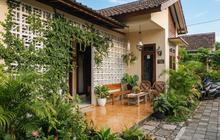 8 Inspirasi Teras Rumah dengan Roster dan Tanaman Rambat, Bikin Hunian Sejuk dan Estetik