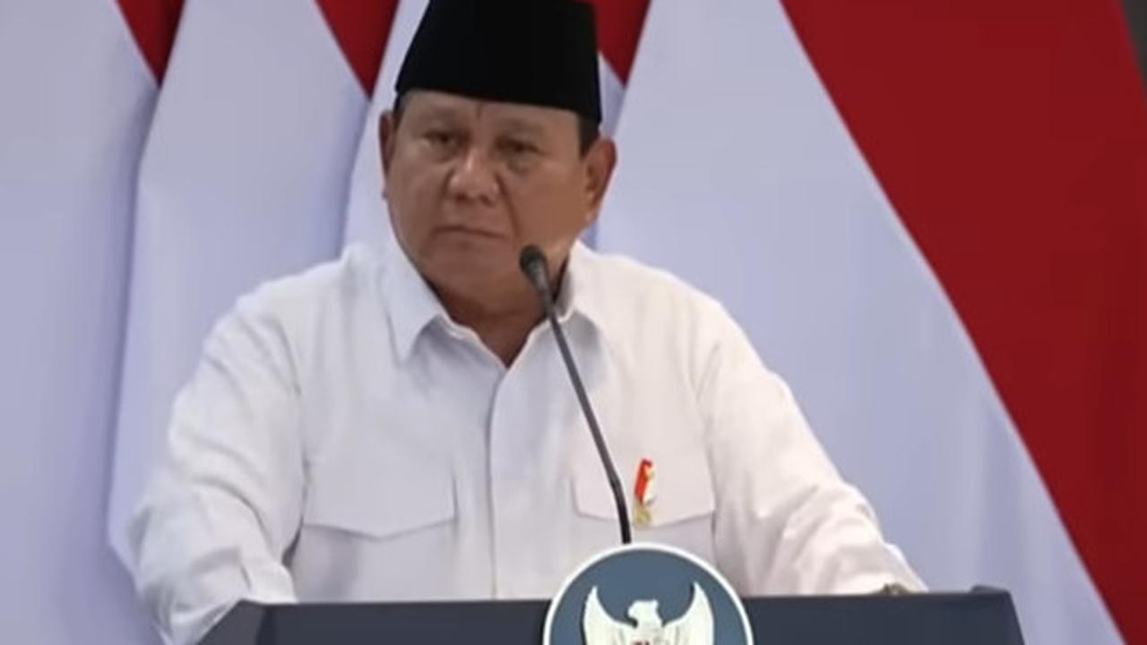 VIDEO:  Sikap Hangat Prabowo & Perhatian Tulus Titiek Soeharto Jaga Jenderal Sepuh Try Sutrisno