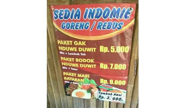 6 Potret Spanduk Penjual Mi Goreng Ini Bikin Geleng Kepala